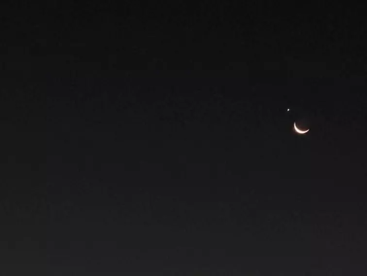 Encontro da Lua com Vênus encanta moradores de Ivaté e rende belas imagens do céu